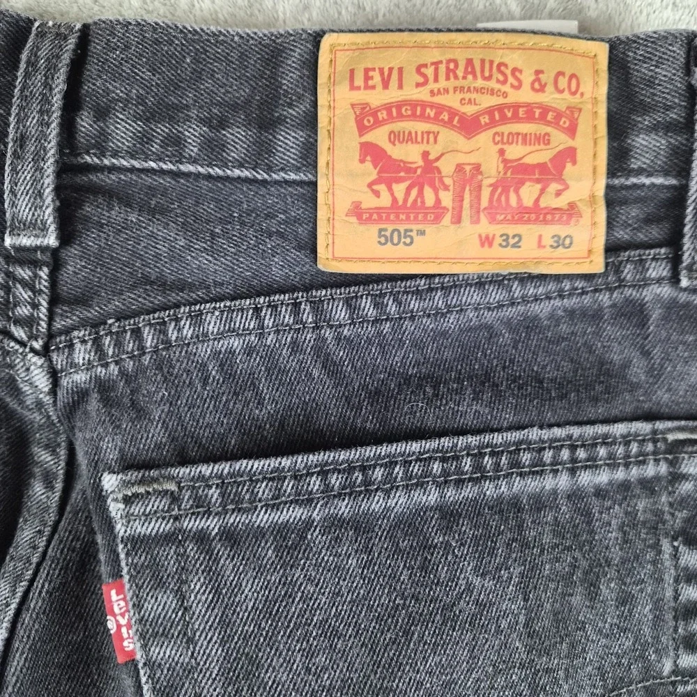 Levis item levis